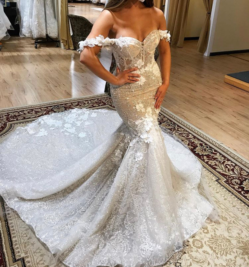 Pre owned 2025 berta wedding dress