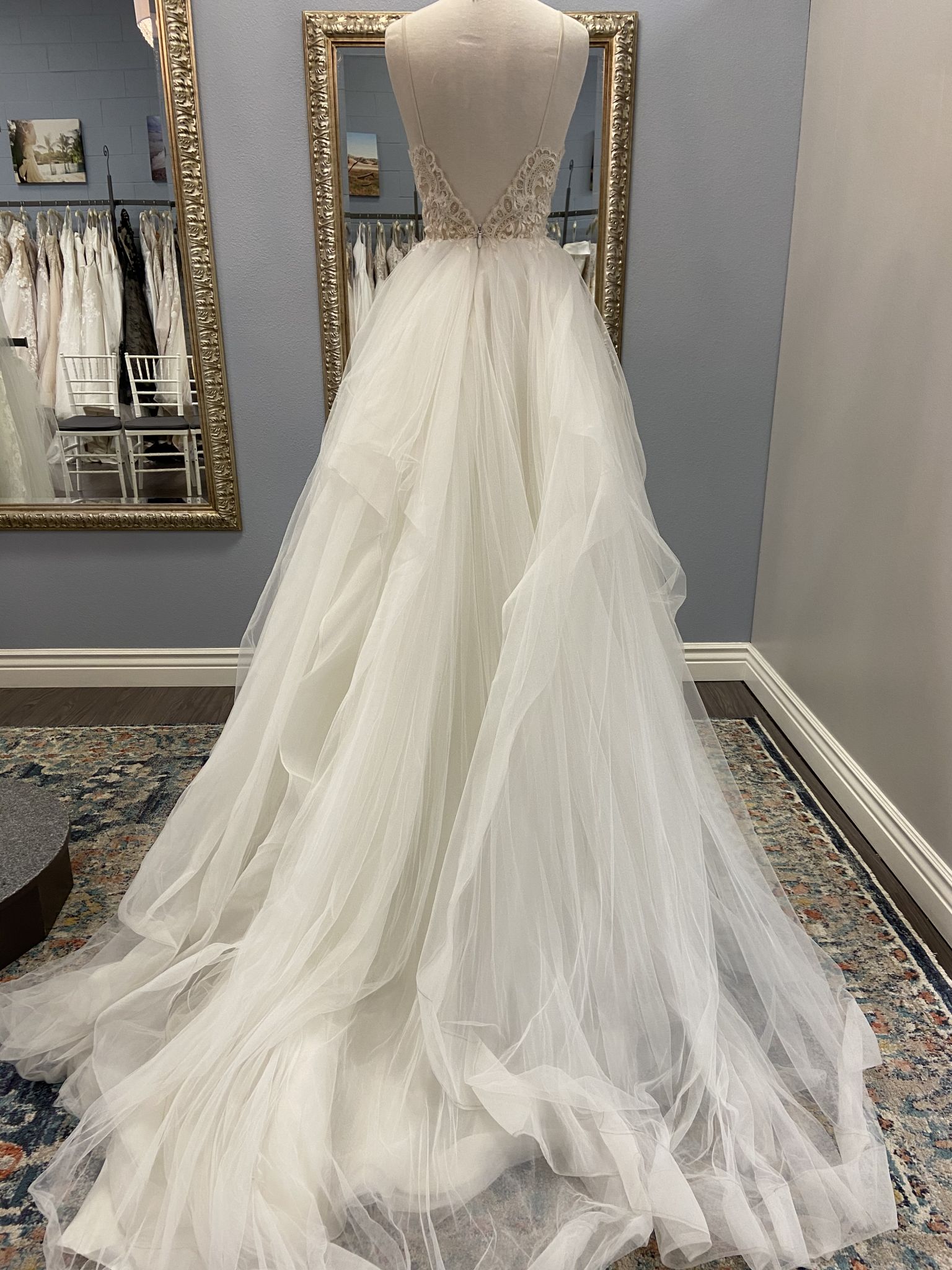 Lavonne wedding dress hotsell