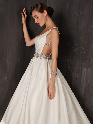 Calla Blanche Paulette/ 16127 – Nearly Newlywed