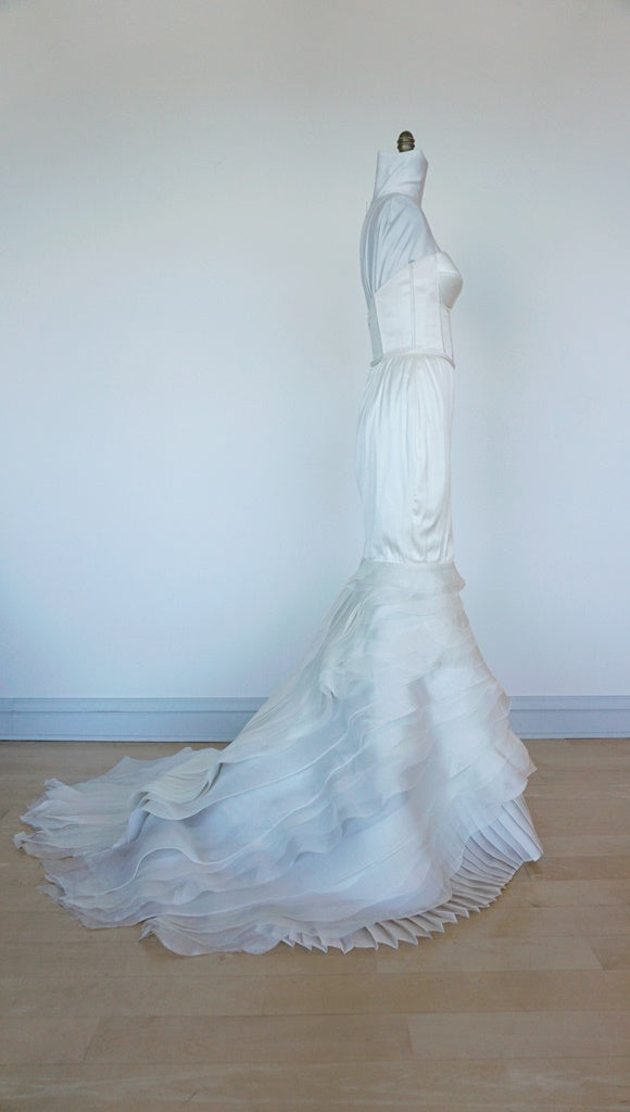 carolina herrera mermaid wedding dress Carolina Herrera Wedding Dresses For Sale Nearly Newlywed