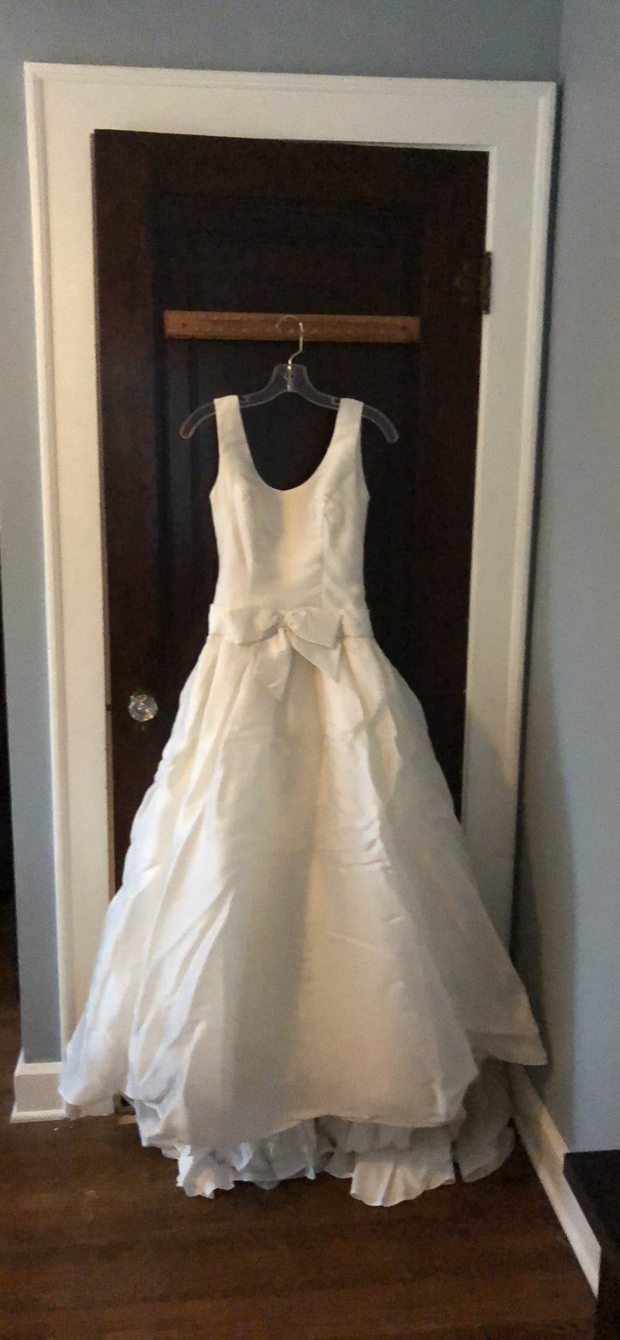 Thrifted Christian Dior wedding dress. Can't find it anywhere online or any  history about it. Does anyone know anything about it? TY : r/wedding