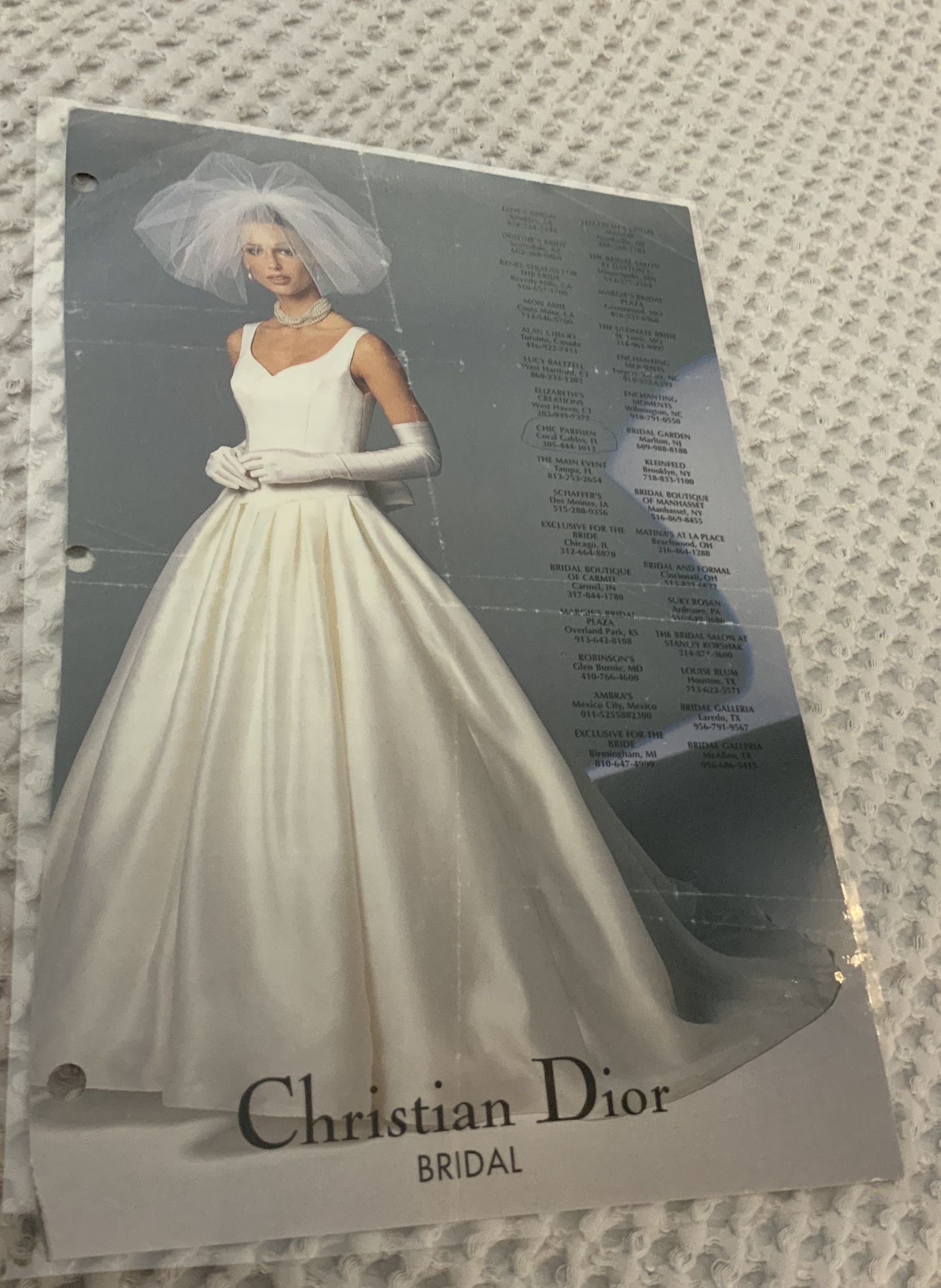 Thrifted Christian Dior wedding dress. Can't find it anywhere online or any  history about it. Does anyone know anything about it? TY : r/wedding