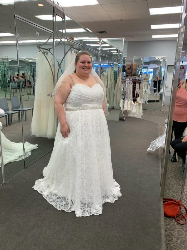 David's Bridal 9WG3829 – Nearly Newlywed