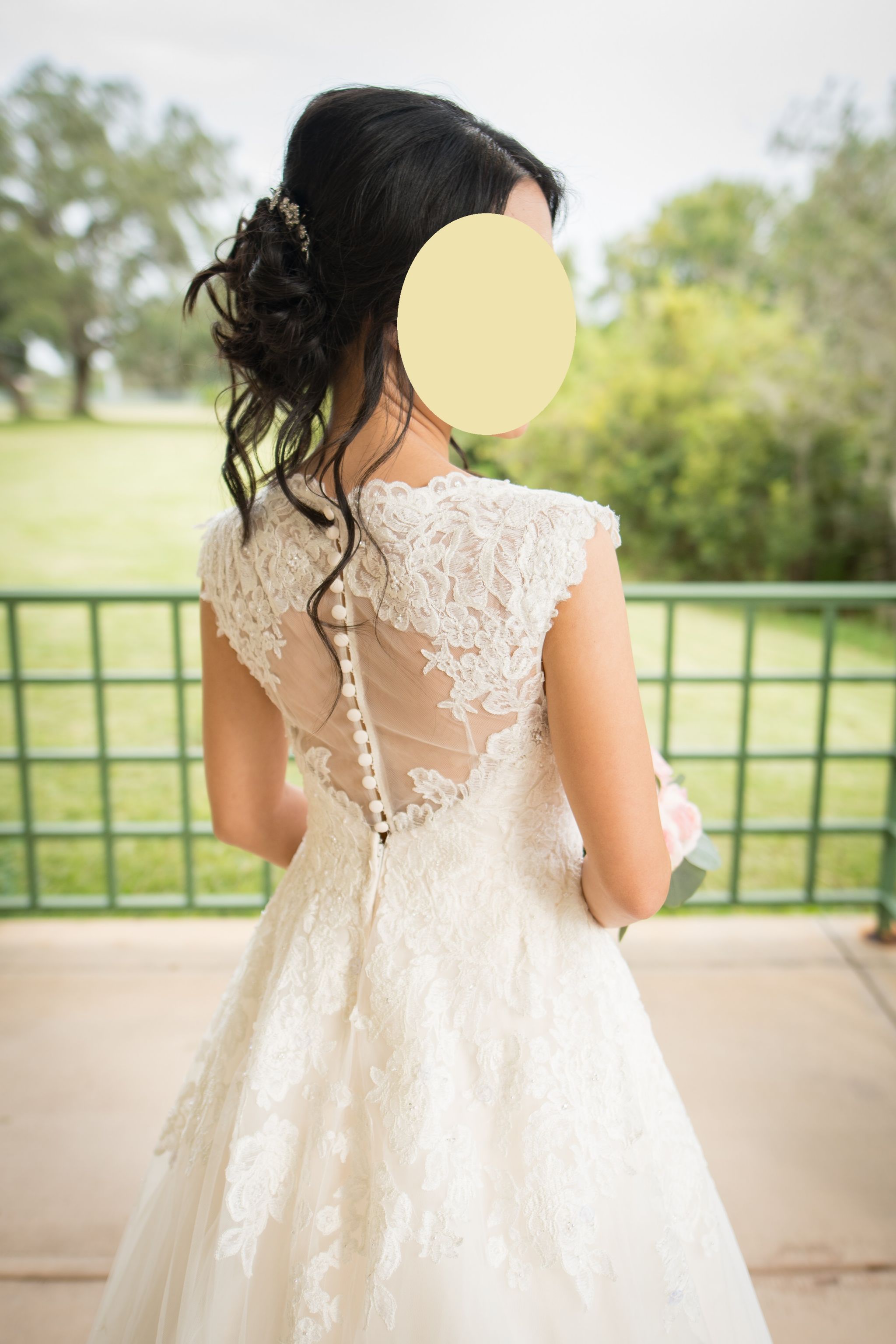 David's Bridal Lace and Tulle Wedding Dress / 7WG3850 – Nearly Newlywed