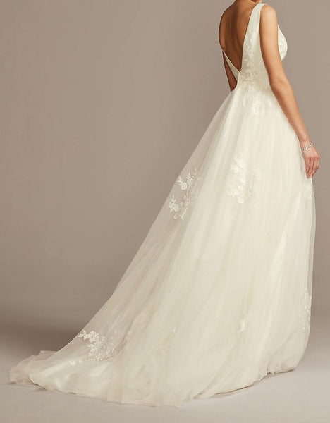 David's Bridal WG3877 Mikado and Tulle V-Neck Ball Gown –  PreOwnedWeddingDresses