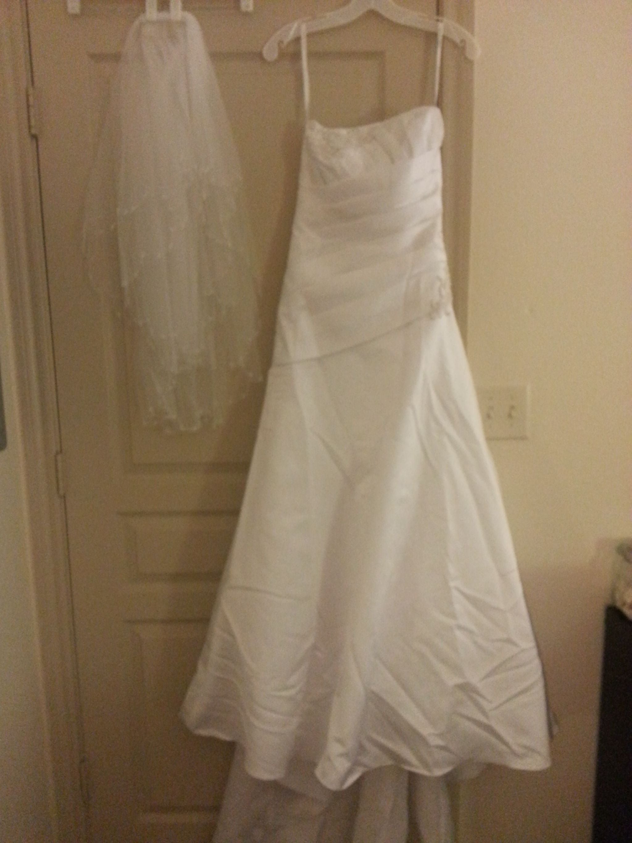 wedding dress for athletic build