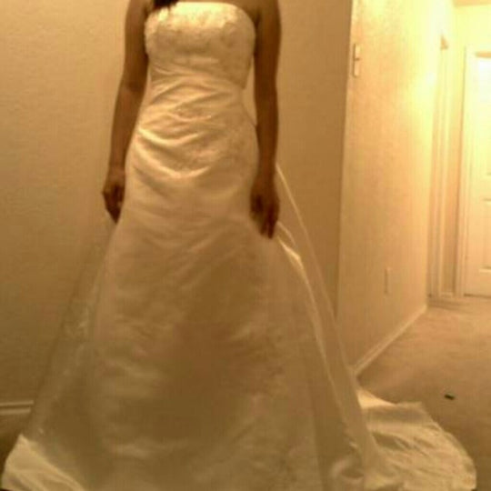 David's Bridal V8755
