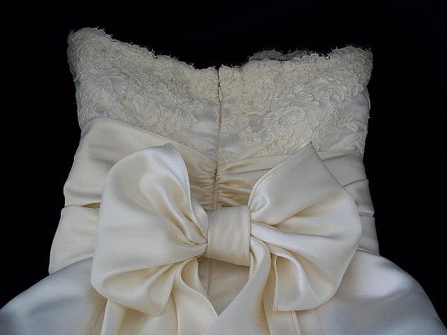 Edgardo Bonilla Kleinfeld Bridal Used Wedding Dress Save 89