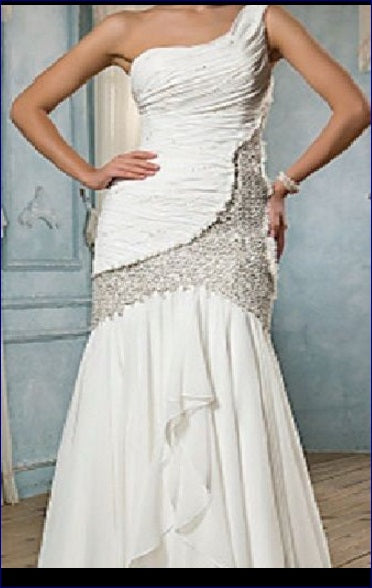 Emerald Bridal 1-Shoulder Trumpet