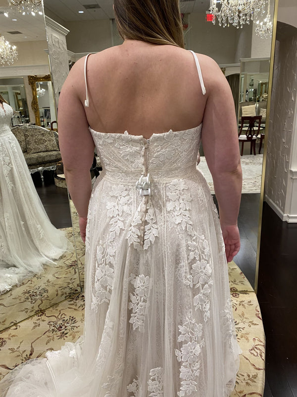 Essense of Australia D2752 – Nearly Newlywed