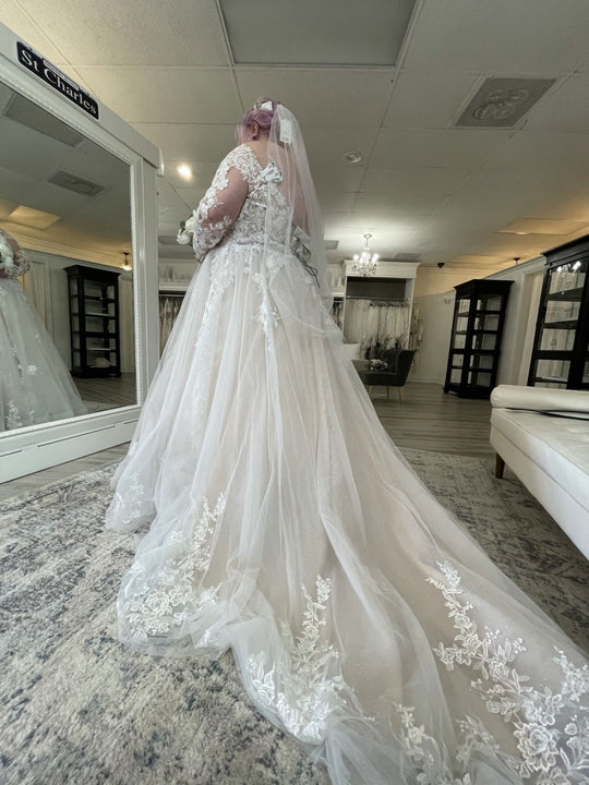 Essense of Australia D2939CR