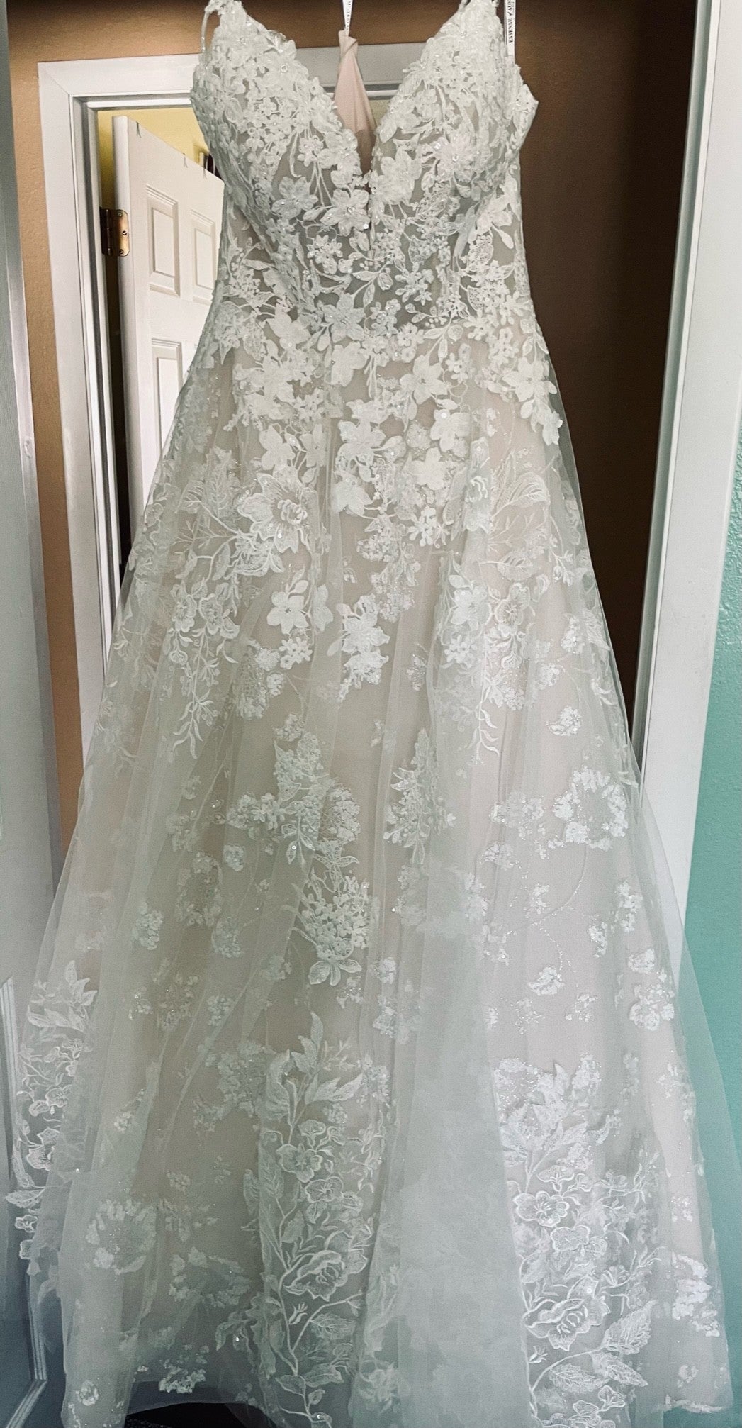 Essense of Australia D3157 – Nearly Newlywed