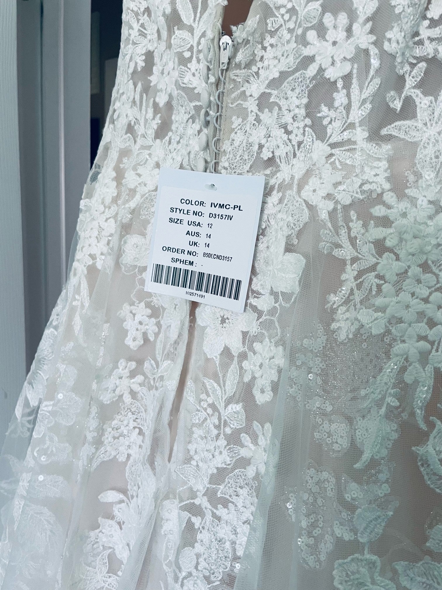 Essense of Australia D3157 – Nearly Newlywed