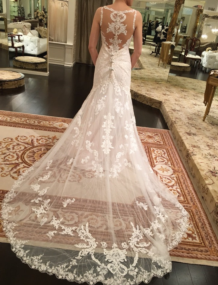 Essense of Australia D2208 PreOwnedWeddingDresses