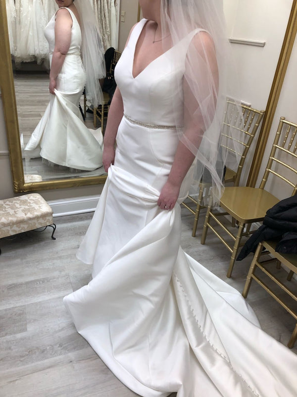 Essense of Australia D2653 – Nearly Newlywed