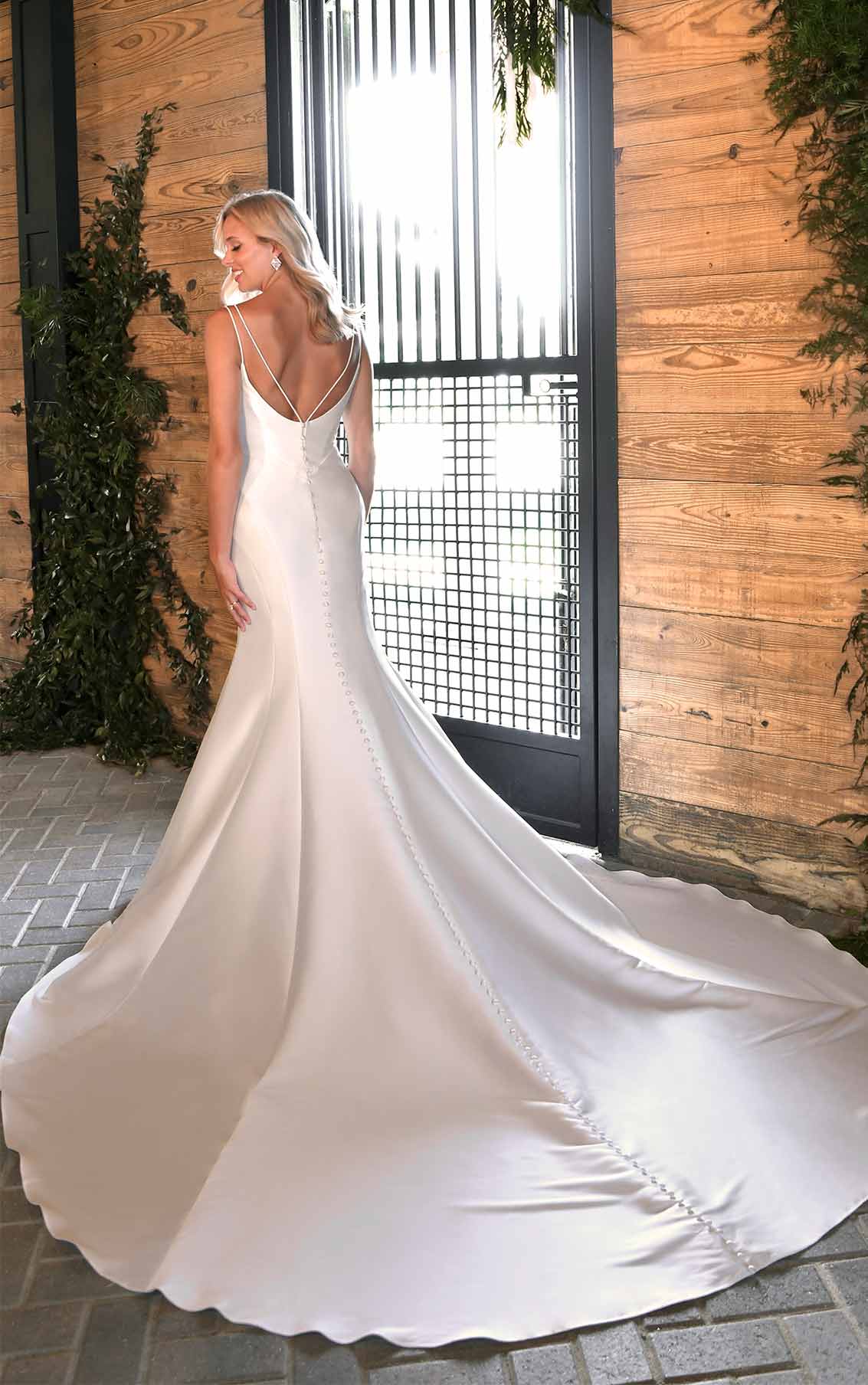 Essense of Australia D3404 – Nearly Newlywed