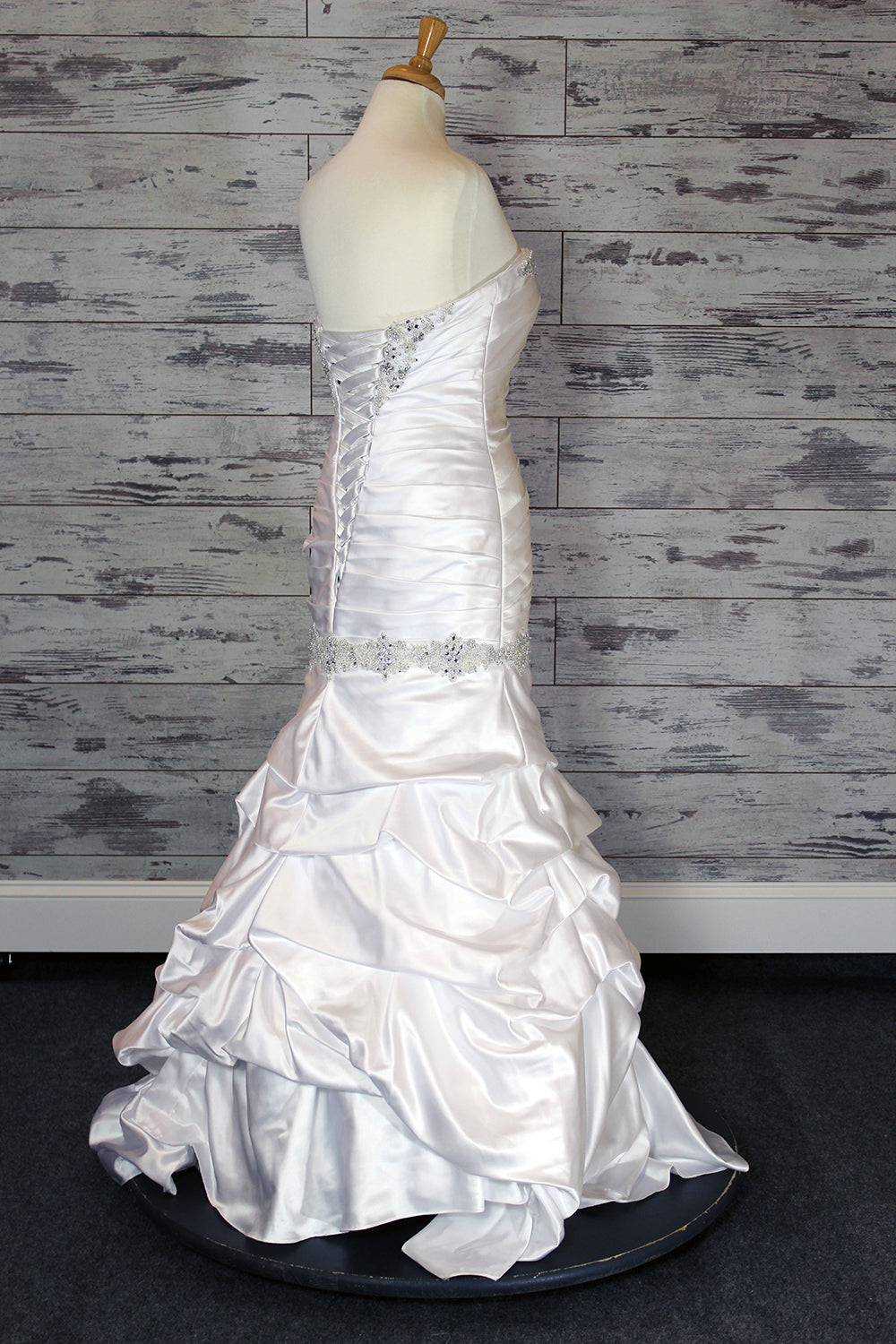 Essense of Australia Essense of Australia Fit -and- Flare Wedding Dress
