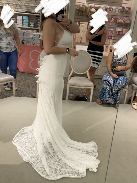 Low Back Soft Lace Wedding Dress