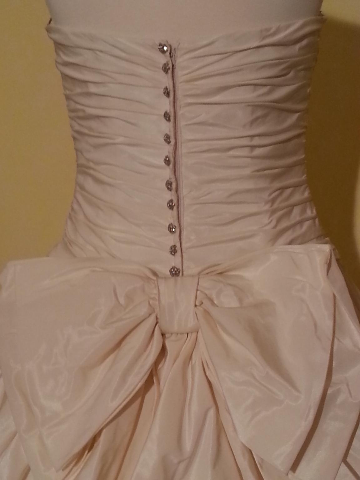 Ian Stuart Bijou