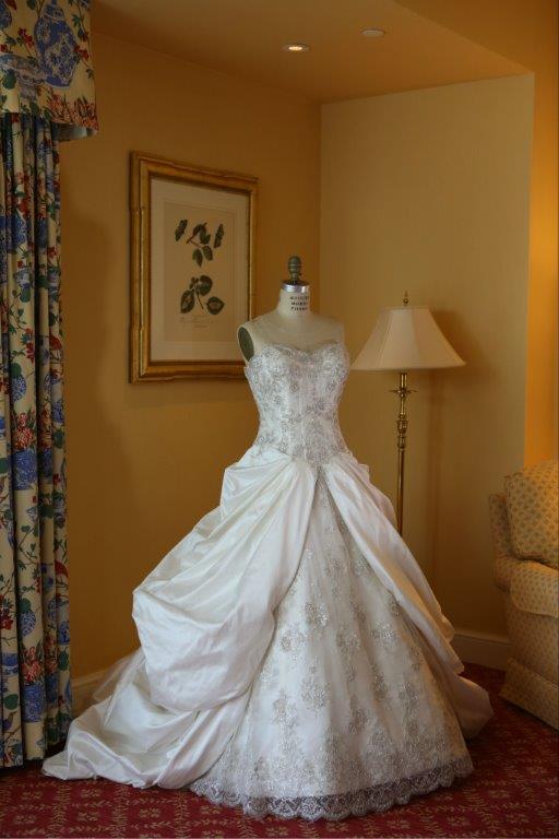 Ian Stuart Dauphine PreOwnedWeddingDresses
