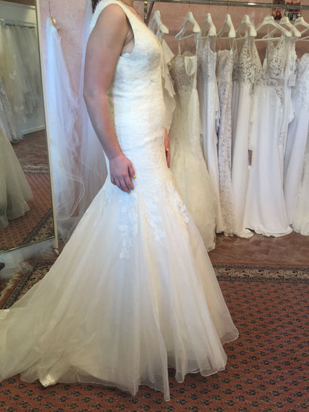 Jim Hjelm Wedding Dress