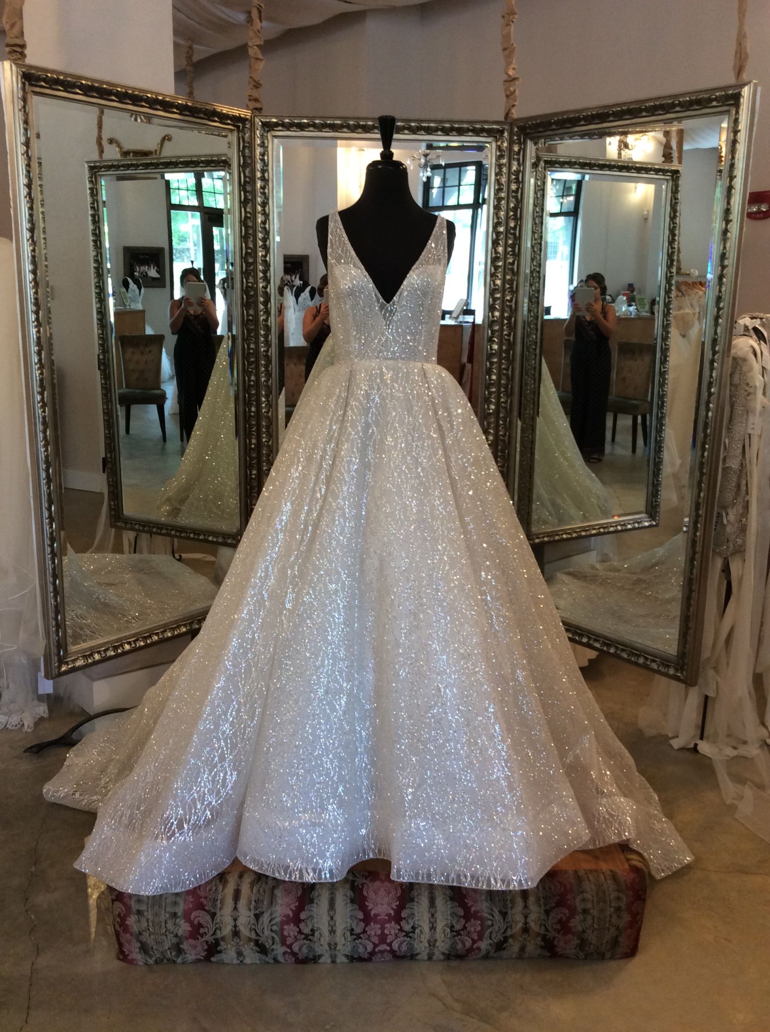 Lazaro style clearance 3662