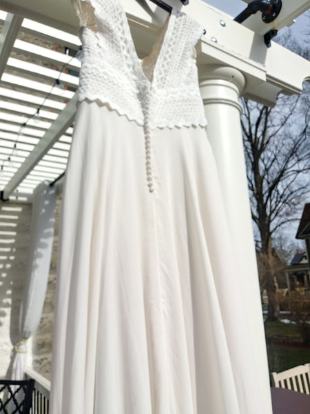 Lillian West 66016 PreOwnedWeddingDresses