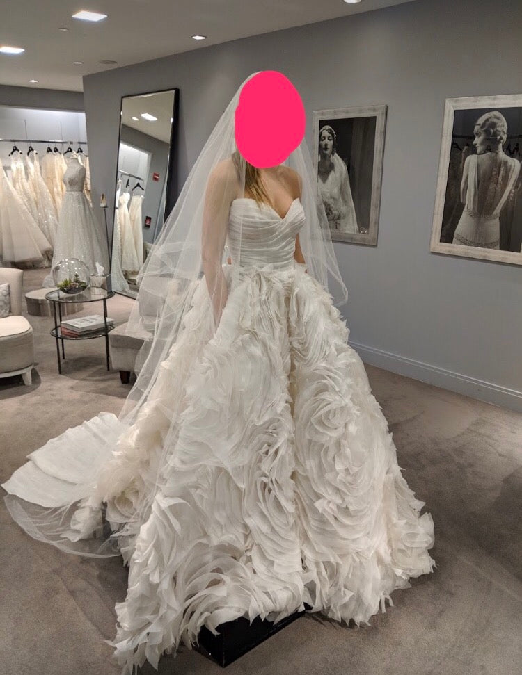 Monique Lhuillier Isabella – Nearly Newlywed