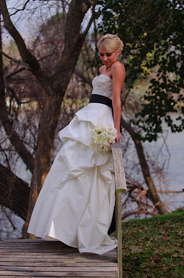 Monique Lhuillier meringue – Nearly Newlywed