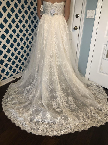 Oleg Cassini CWG816 PreOwnedWeddingDresses