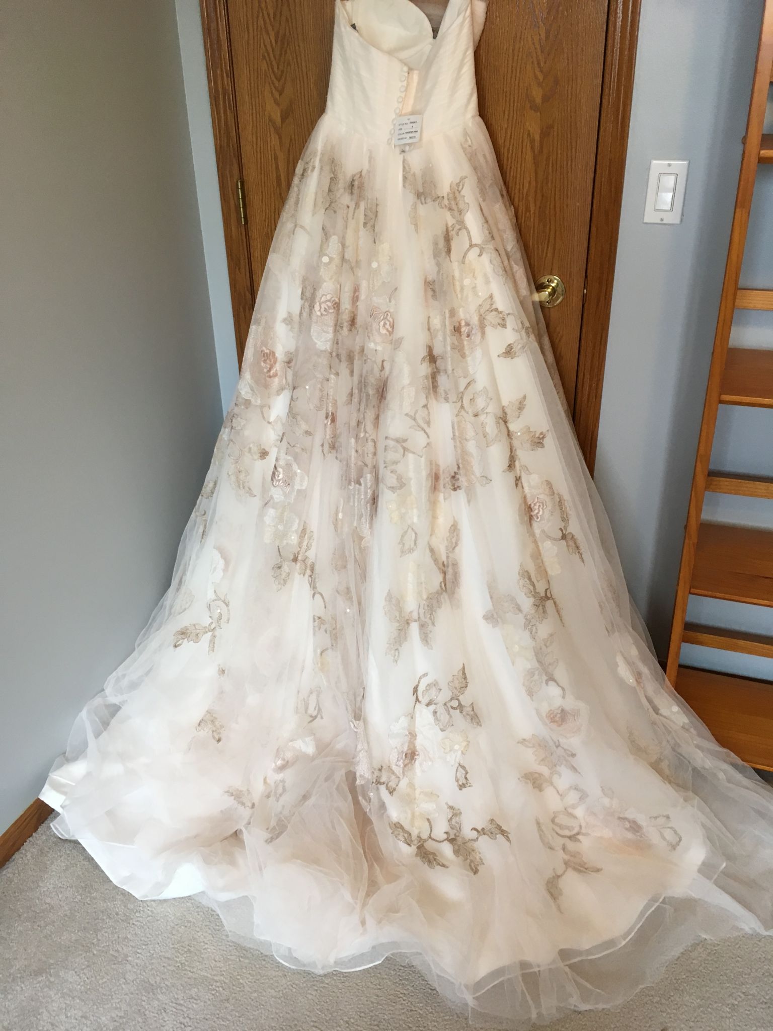 大幅お値下げ【美品•クリーニング済】WEDDING DRESS Showstopping Fit-and-Flare Gown | Kleinfeld Bridal