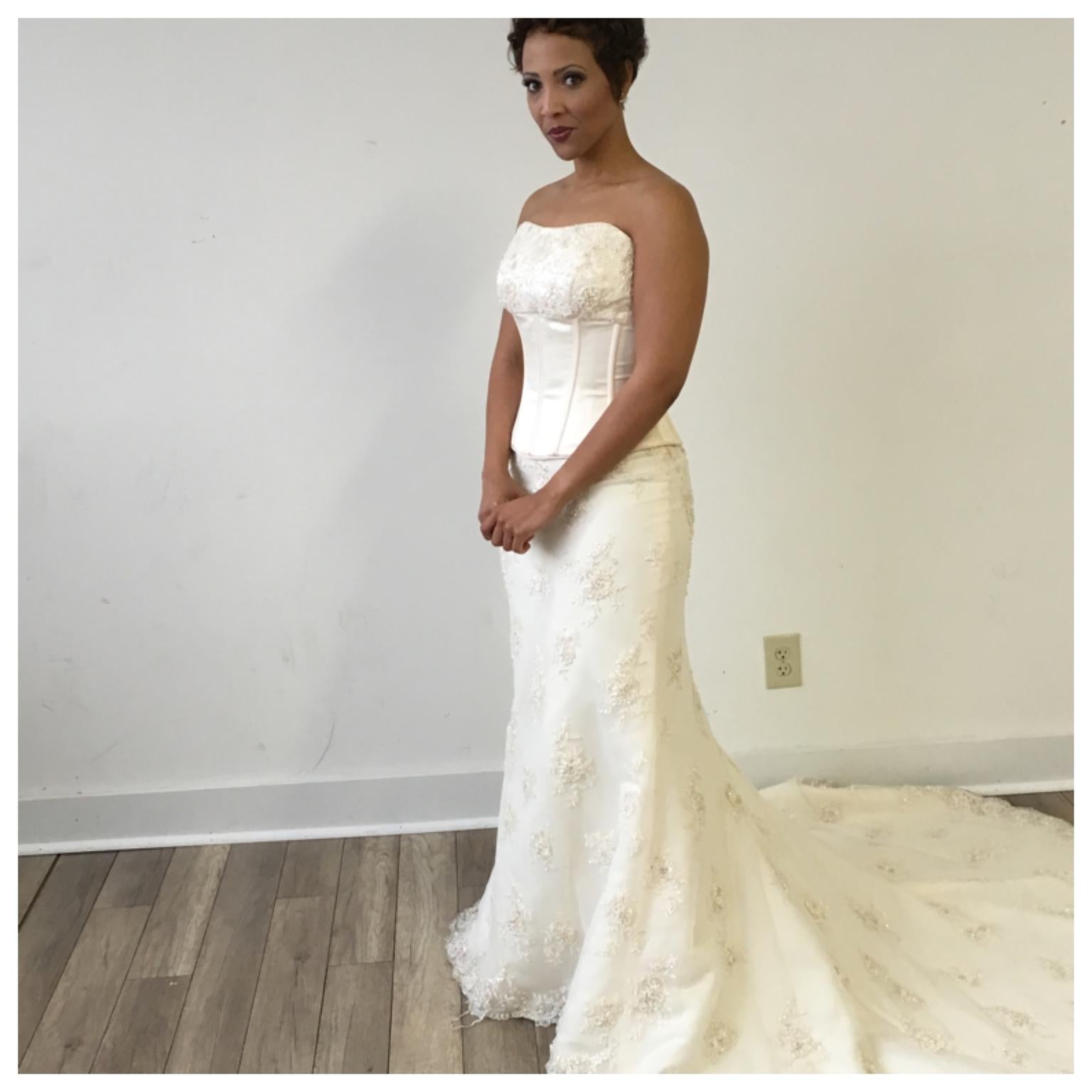 Oleg Cassini Wedding Dress (Needs Cleaning) shops