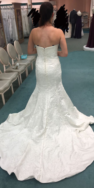 Oleg Cassini Cwg594 PreOwnedWeddingDresses