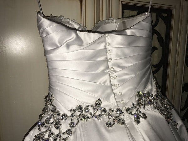 Pnina Tornai '4019' – Nearly Newlywed