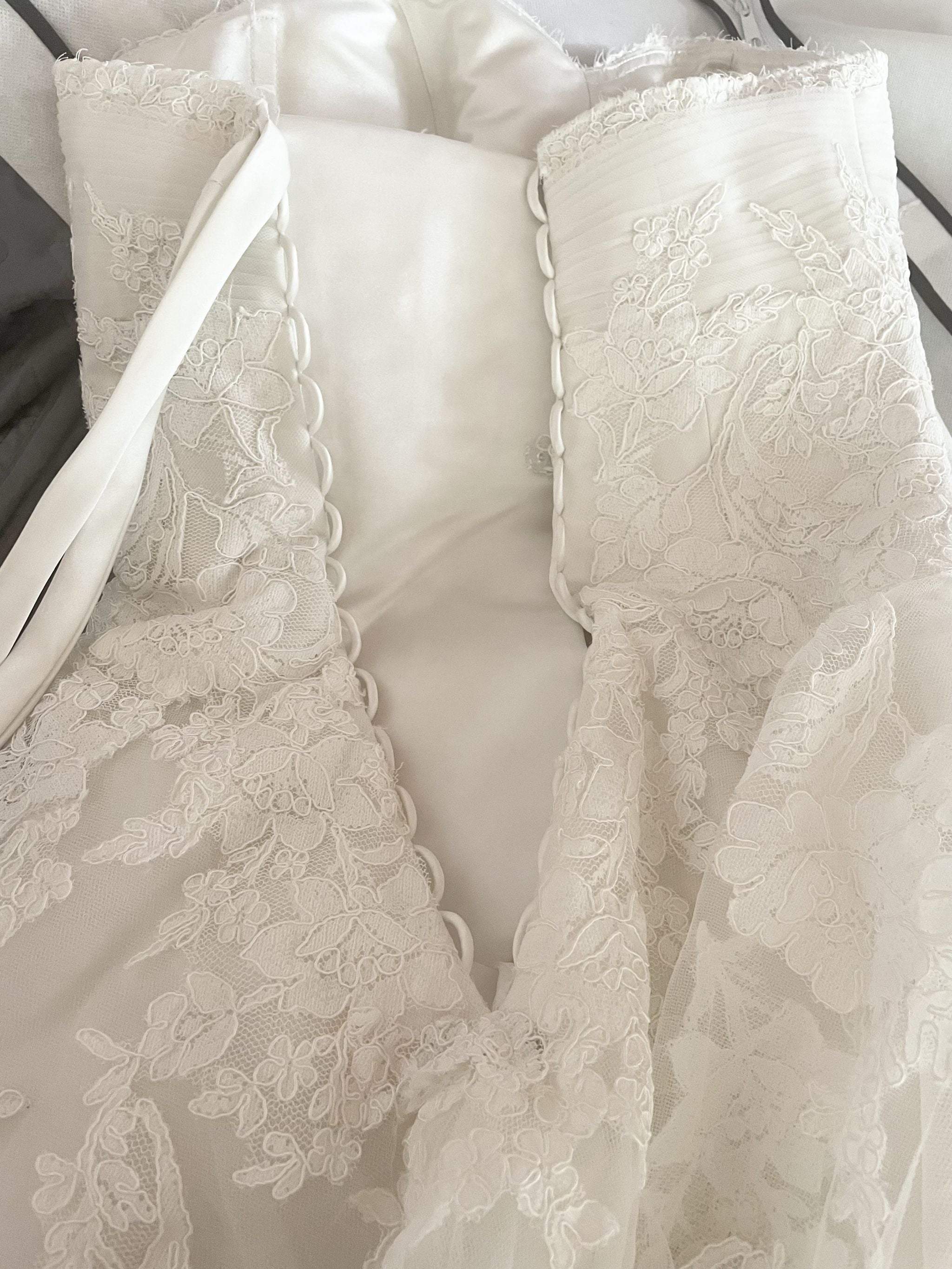 Avenue Diagonal by Pronovias - Simply Love Wedding
