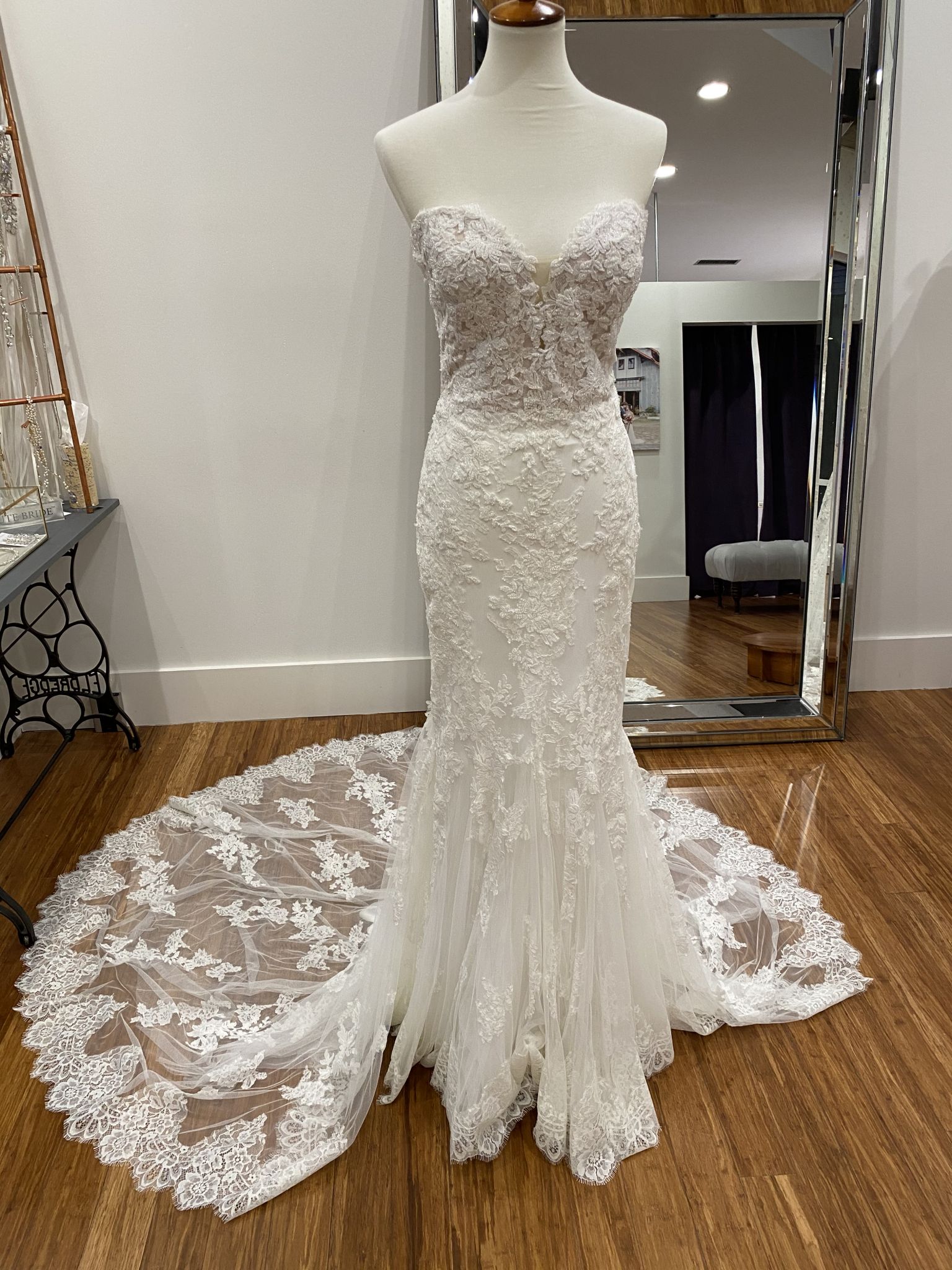 Pronovias Ermin – Nearly Newlywed