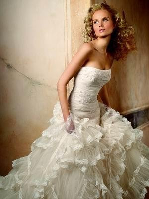 Pronovias 4095 2007 Collection PreOwnedWeddingDresses