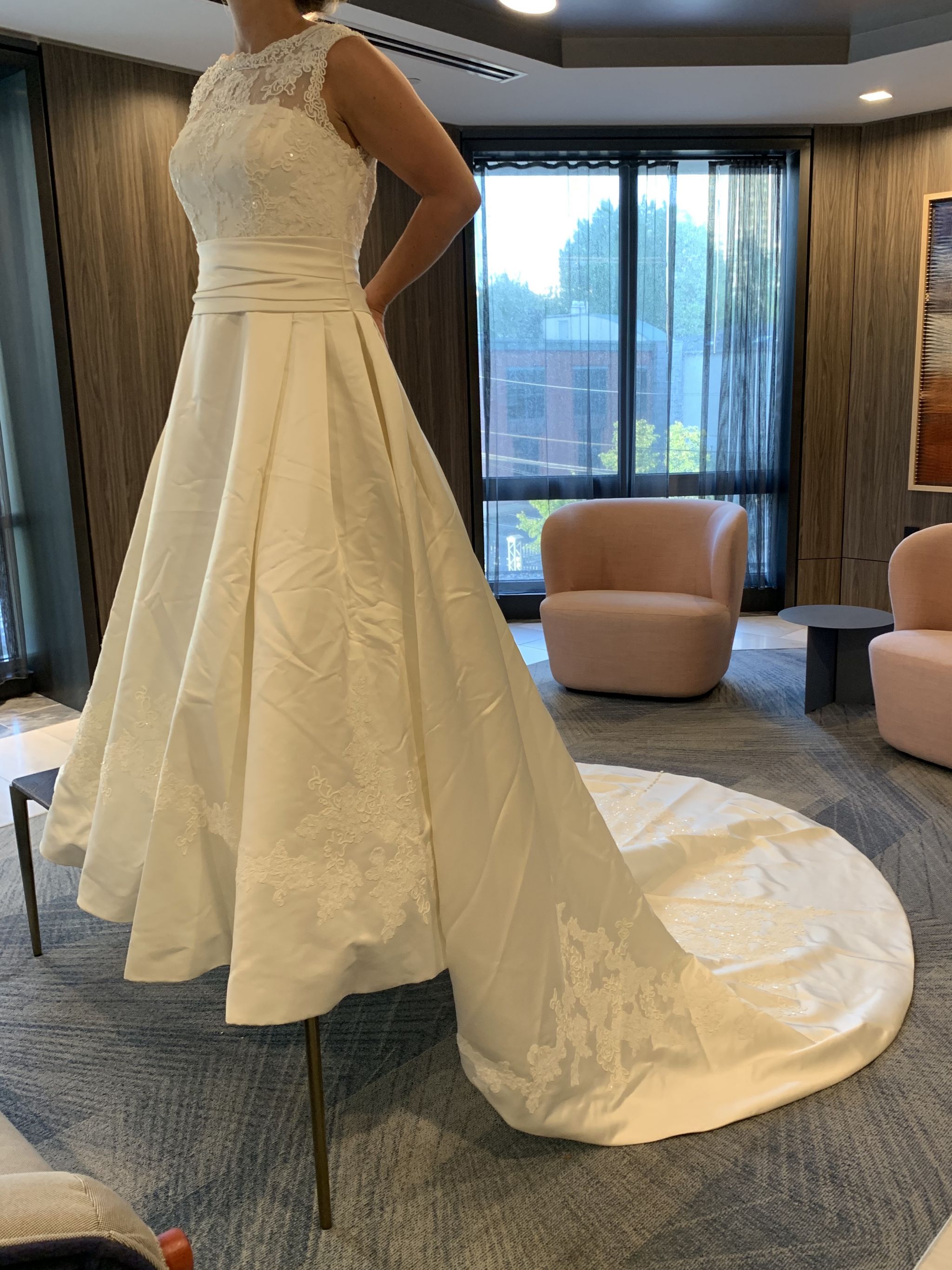 ウエディングドレス｜PRONOVIAS（プロノビアス）