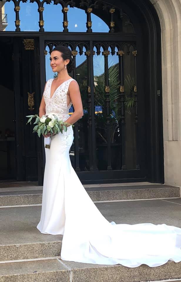 Pronovias Emily V-Neck Mermaid Gown – Nearly Newlywed