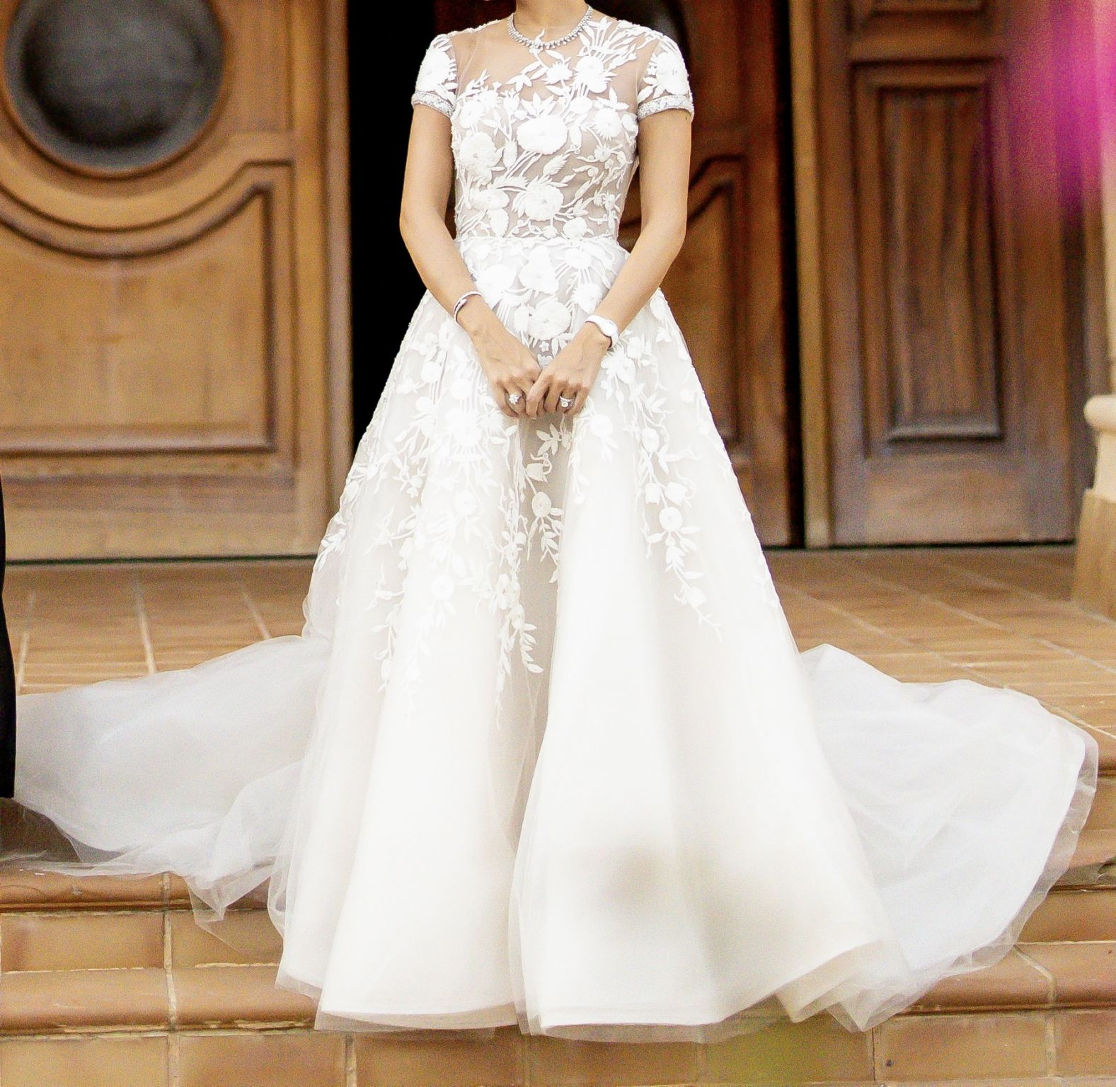 Reem Acra Open your heart – Nearly Newlywed