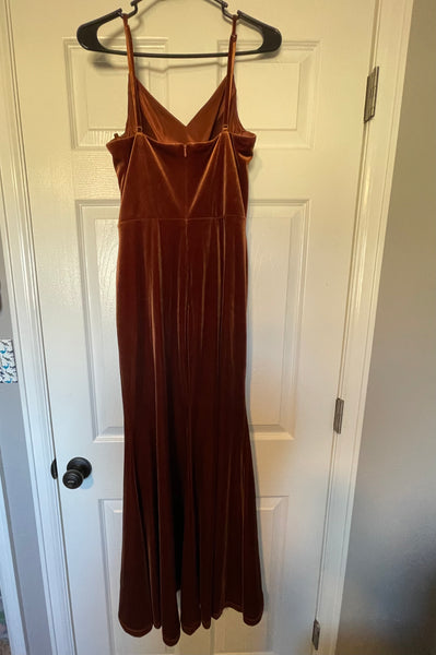 Revelry Rory Velvet Dress – PreOwnedWeddingDresses