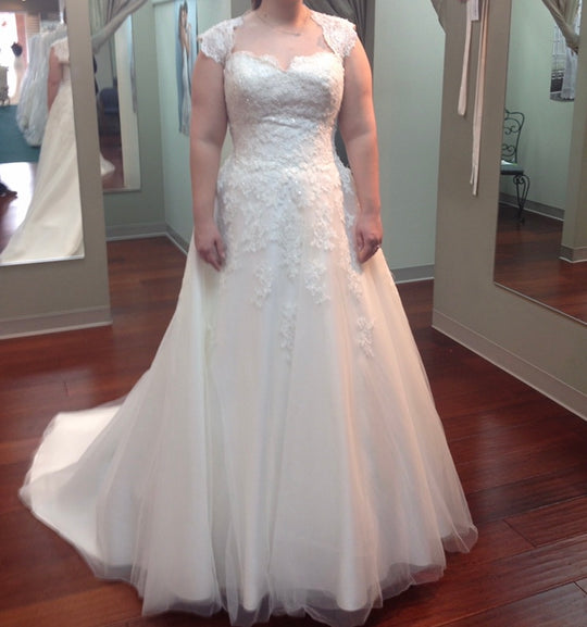 Romantic Bridals R9005