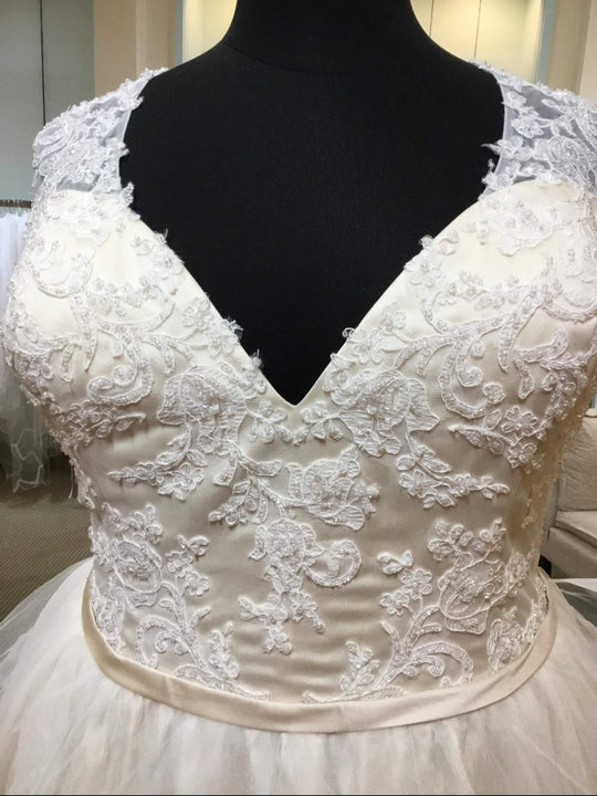 Romantic Bridals 4406