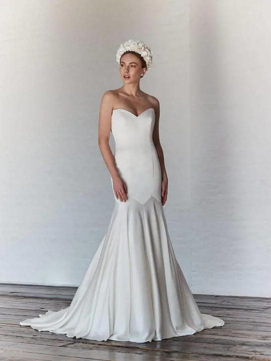 Sassi Holford Astrid