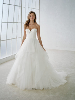 White one barcelona hot sale wedding dress