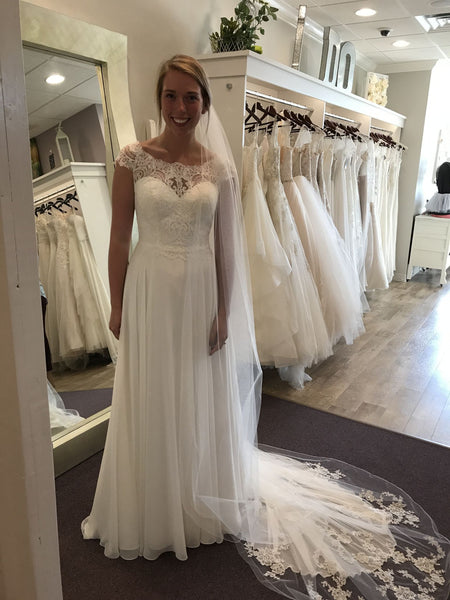 Stella York 6365 PreOwnedWeddingDresses