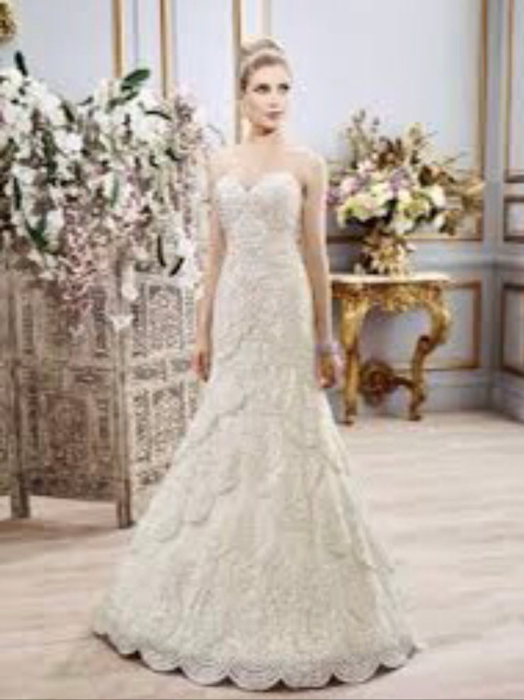 Val Stefani D8107 – Nearly Newlywed