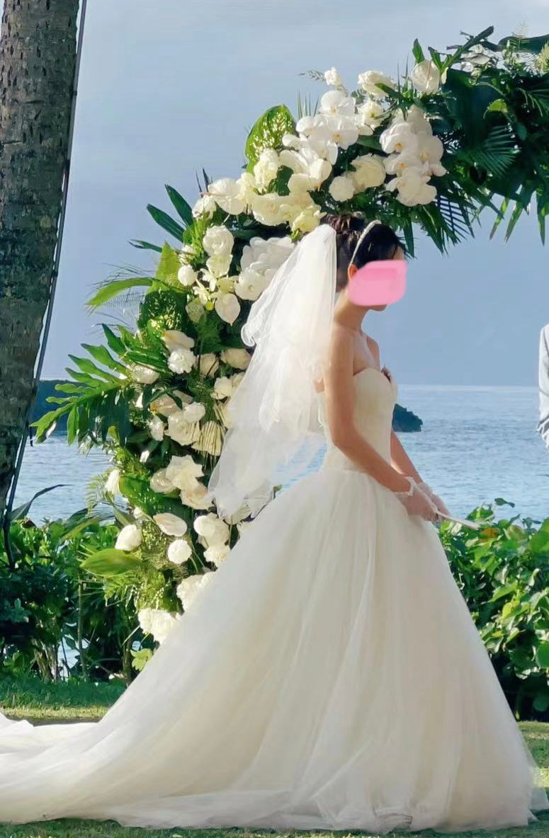 Vera Wang Bride Wars – Nearly Newlywed - Main Image