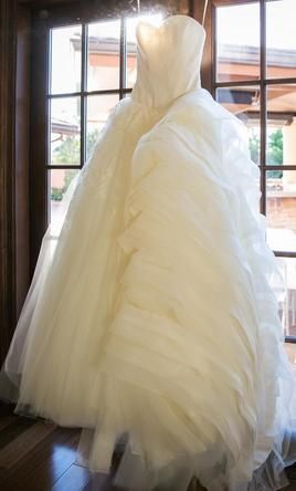 Vera Wang Lara – PreOwnedWeddingDresses