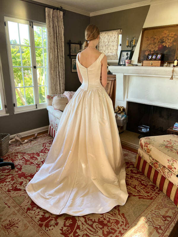 Vera Wang Vintage Custom/Couture new 1995 Celebrity owned Ivory silk satin